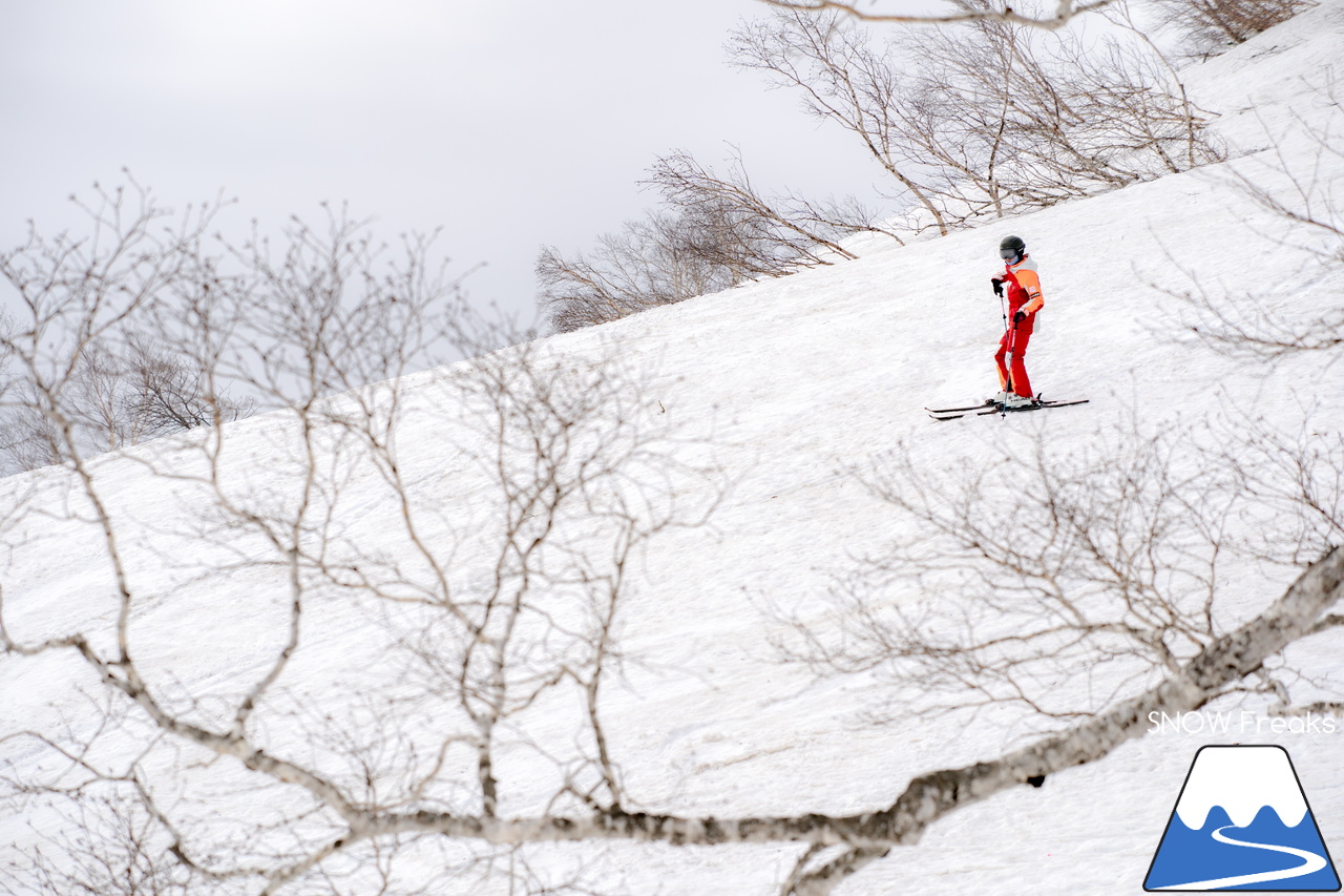 Photographer・岡﨑宜紀さんのスキー撮影にお邪魔してみたら...。撮る側も撮られる側も、笑顔いっぱい。とても楽しい撮影現場でした in ニセコ東急 グラン・ヒラフ